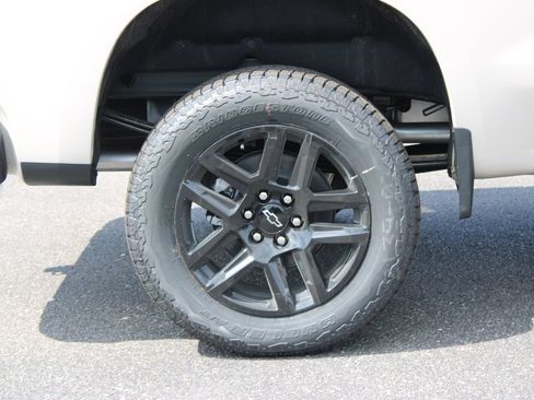 New 2026 Chevrolet Silverado 1500 Custom Trail Boss w/ LPO, Dark Essentials Package AWD/4WD image 14