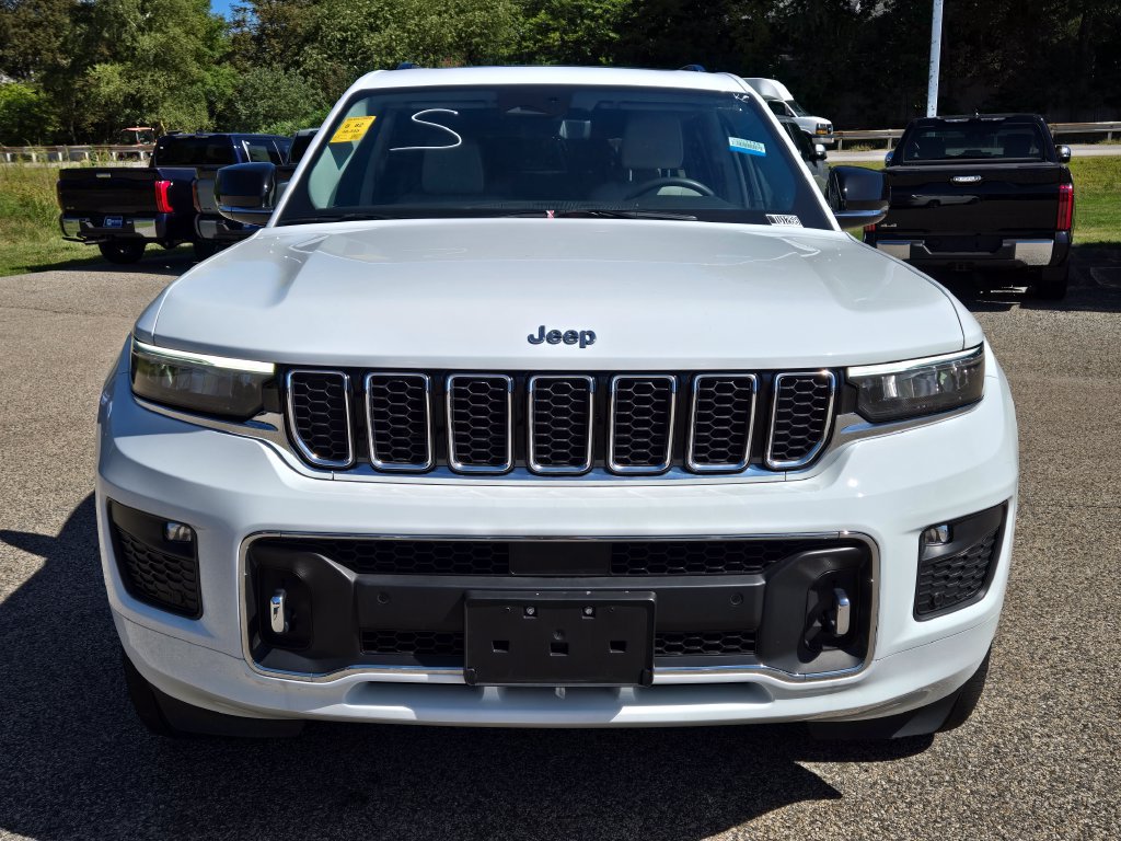 Used 2023 Jeep Grand Cherokee L Overland w/ Luxury Tech Group IV AWD/4WD image 9
