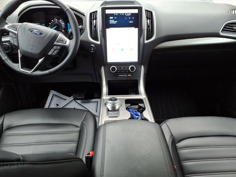 Certified 2023 Ford Edge SEL image 12