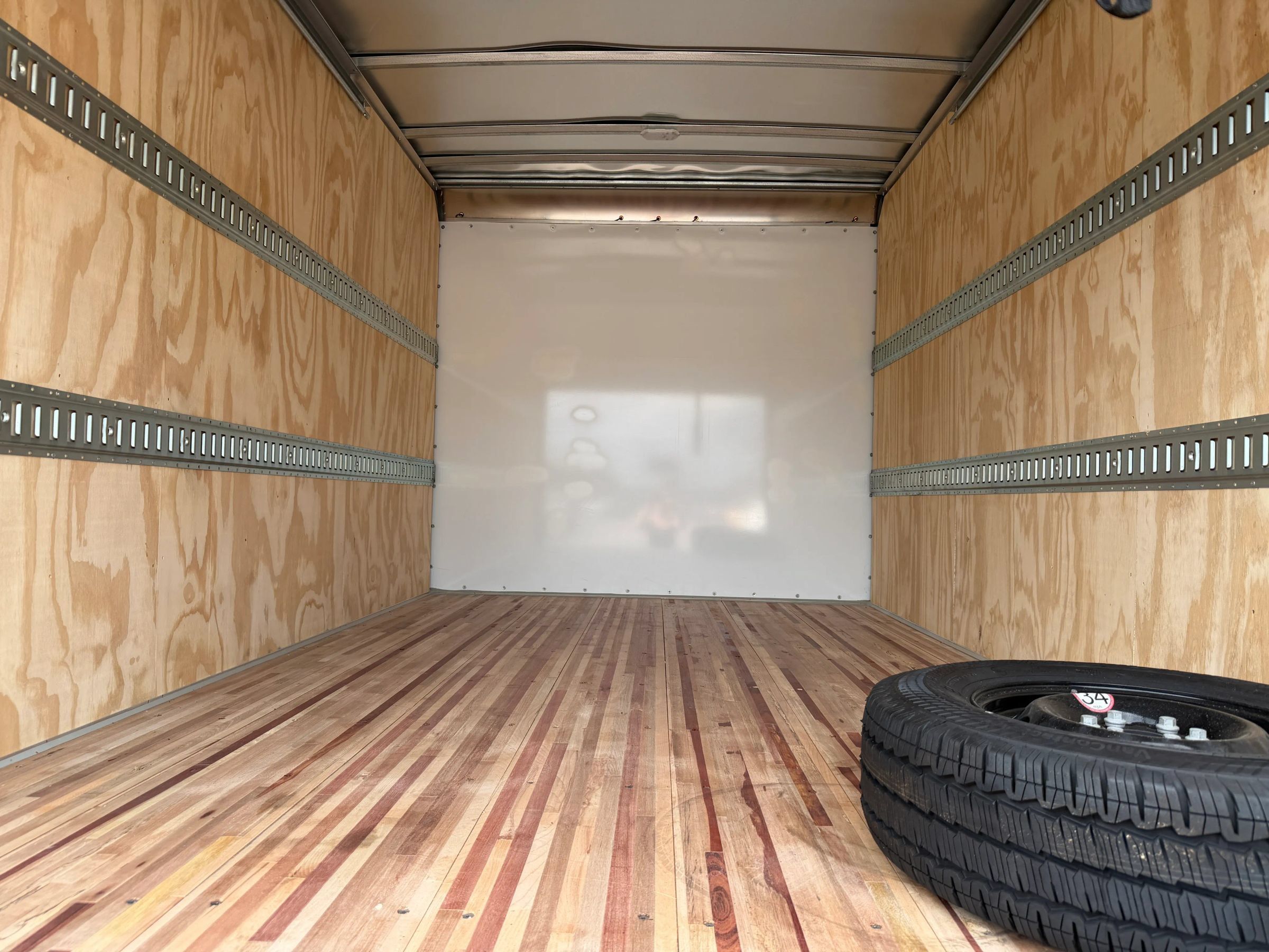 Used 2024 Mercedes-Benz Sprinter 3500 w/ Acoustic Package image 25