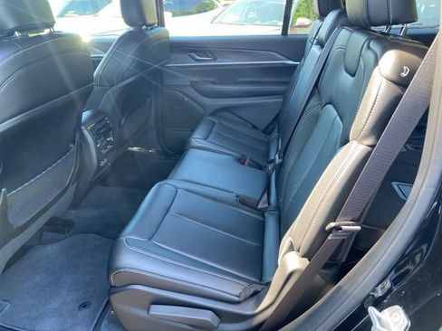 Used 2023 Jeep Grand Cherokee L Limited AWD/4WD image 23
