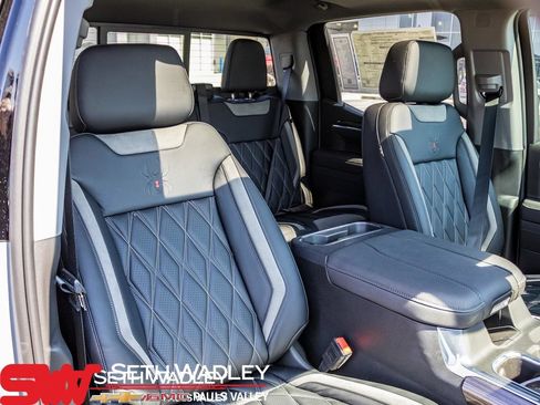 Used 2025 Chevrolet Silverado 1500 RST AWD/4WD image 17