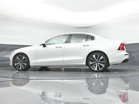 Used 2023 Volvo S60 B5 Ultimate w/ Climate Package image 39