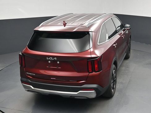 Certified 2025 Kia Sorento S FWD image 25