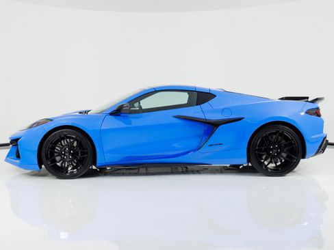 Used 2023 Chevrolet Corvette Z06 w/ Battery Protection Package RWD image 7