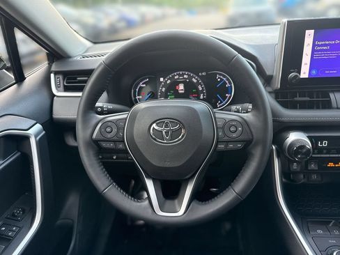Used 2024 Toyota RAV4 XLE w/ Convenience Package AWD/4WD image 11