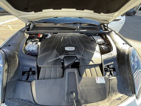 Used 2020 Porsche Cayenne AWD image 43
