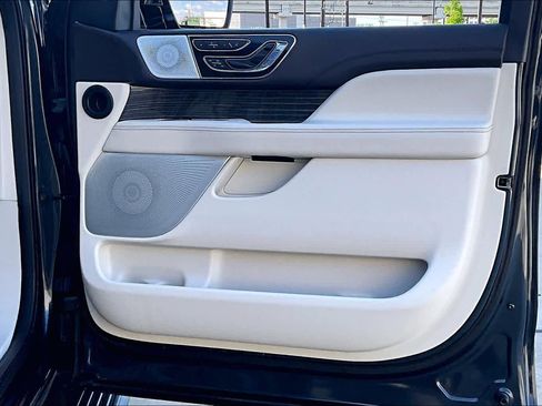 Used 2021 Lincoln Navigator L Black Label w/ Cargo Convenience Package image 21