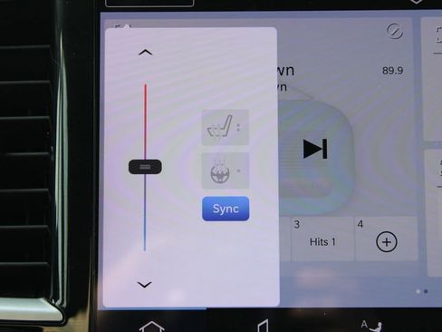 Used 2023 Chrysler Pacifica Touring-L image 38