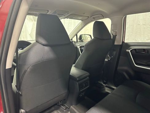 Used 2025 Toyota RAV4 LE AWD/4WD image 47