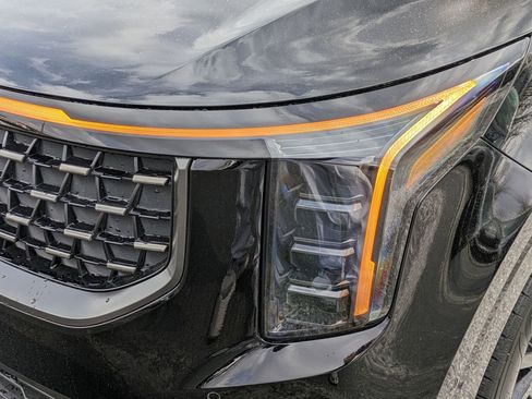 New 2025 Kia Carnival SX Prestige image 7