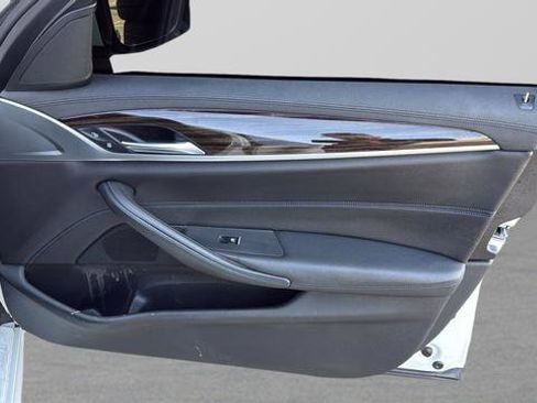 Used 2020 BMW 540i w/ M Sport Package image 25