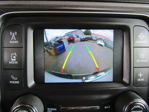Used 2017 RAM 2500 Tradesman w/ Chrome Appearance Group RWD image 17
