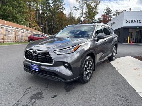 Used 2022 Toyota Highlander XLE image 10
