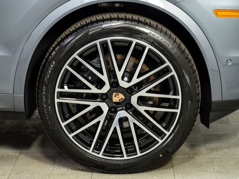 New 2026 Porsche Cayenne AWD/4WD image 39