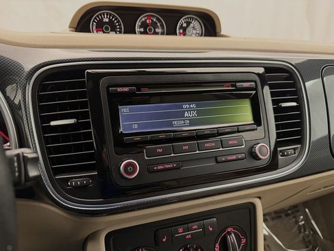 Used 2013 Volkswagen Beetle 2.0T image 23