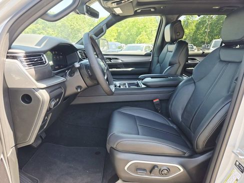 New 2026 Jeep Grand Wagoneer Limited AWD/4WD image 12