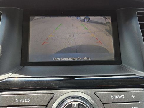Used 2014 Nissan Pathfinder SV AWD/4WD image 22