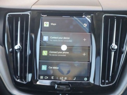 New 2025 Volvo XC60 B5 Core w/ Protection Package Premier image 15