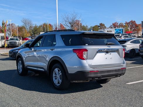Certified 2020 Ford Explorer XLT image 5