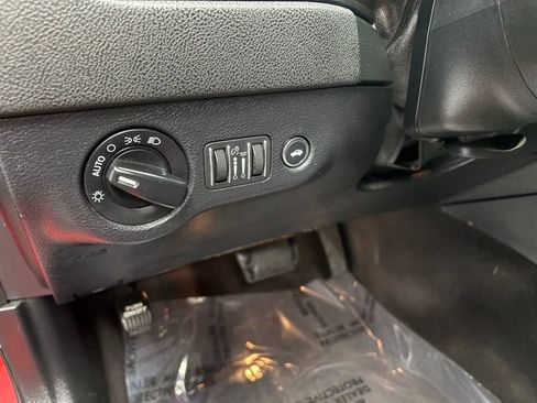 Used 2018 Dodge Charger SXT w/ Blacktop Package RWD image 21