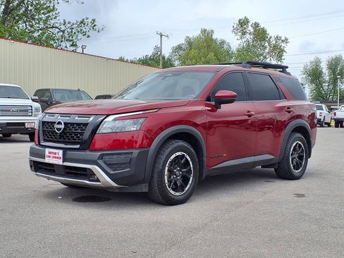 Used 2024 Nissan Pathfinder Rock Creek AWD/4WD image 1