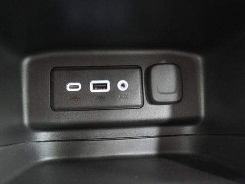 Used 2023 Chevrolet Equinox LS w/ Driver Confidence II Package FWD image 26