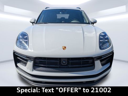 Used 2022 Porsche Macan image 10