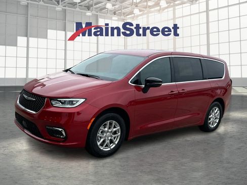 New 2026 Chrysler Pacifica Select image 1