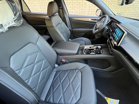 New 2026 Volkswagen Atlas Cross Sport SE AWD/4WD image 5