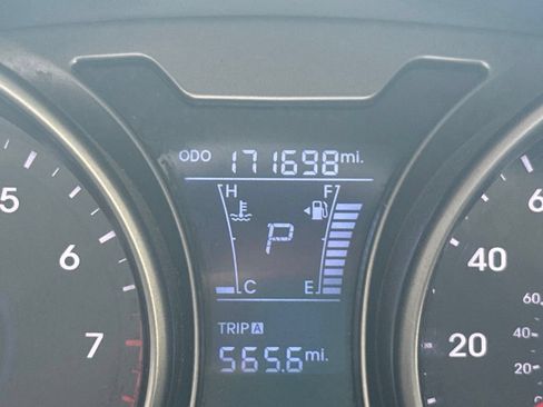 Used 2012 Hyundai Veloster FWD image 7