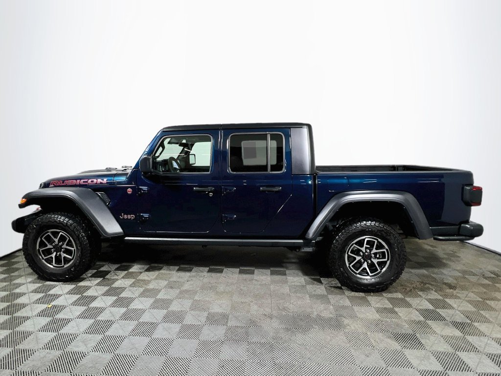 Used 2025 Jeep Gladiator Rubicon w/ Convenience Group AWD/4WD image 4