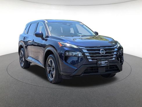 Used 2025 Nissan Rogue SV AWD/4WD image 3