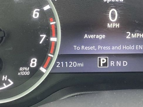 Used 2024 Nissan Titan SV w/ SV Convenience Package image 6