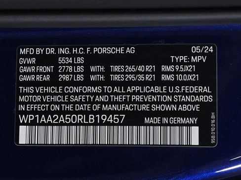 Certified 2024 Porsche Macan image 28