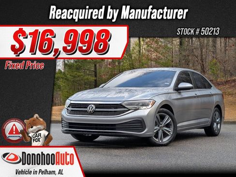 Used 2024 Volkswagen Jetta SE image 1