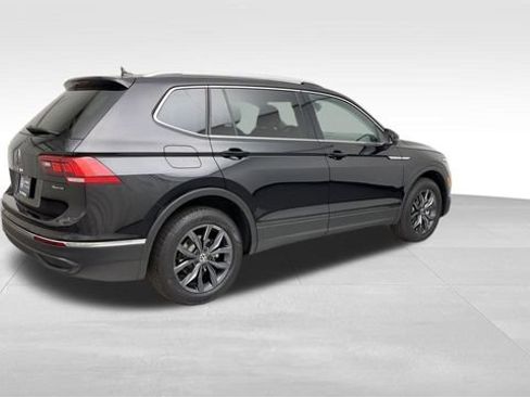 Certified 2023 Volkswagen Tiguan SE AWD/4WD image 2