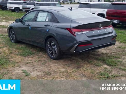 Used 2025 Hyundai Elantra Sport FWD image 8