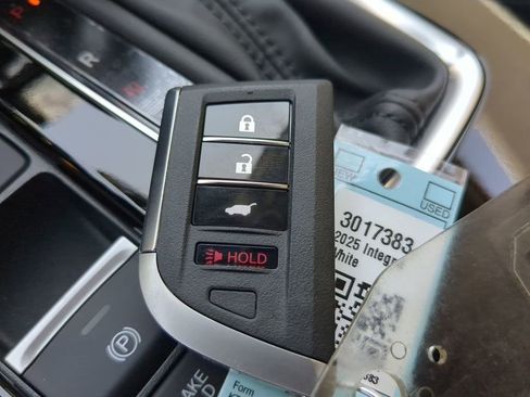 New 2025 Acura Integra Base image 31