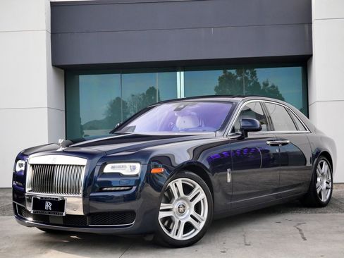 Used 2017 Rolls-Royce Ghost image 1