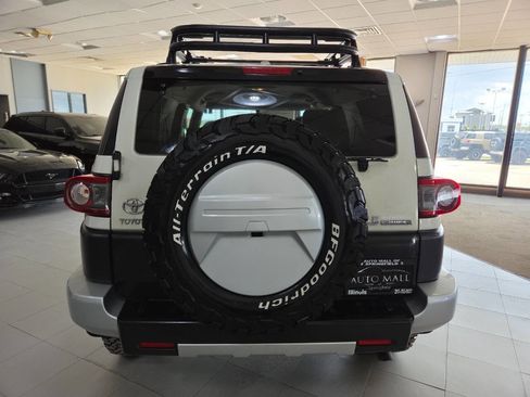 Used 2014 Toyota FJ Cruiser 4WD w/ Upgrade Package image 6