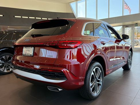 New 2025 Audi Q5 Premium image 8