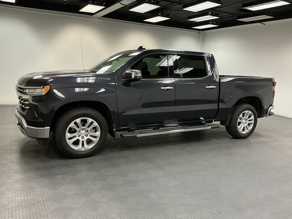 Used 2022 Chevrolet Silverado 1500 LTZ RWD image 2