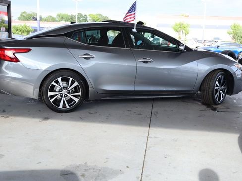 Used 2018 Nissan Maxima Platinum FWD image 6