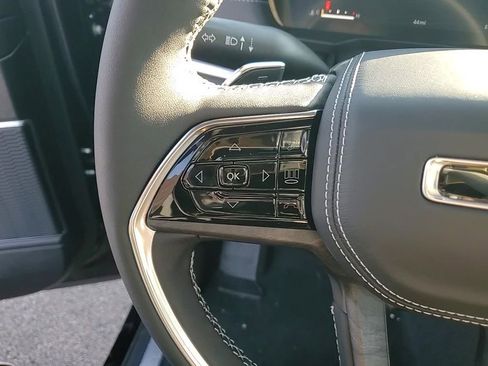 New 2025 Jeep Grand Cherokee L Overland w/ Luxury Tech Group IV image 12