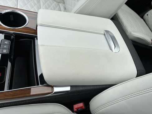 Used 2026 Cadillac Escalade Platinum Sport w/ LPO, Floor Liner Package AWD/4WD image 37