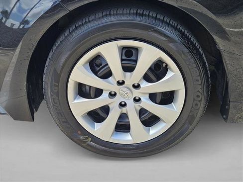 Used 2025 Toyota Corolla LE FWD image 21