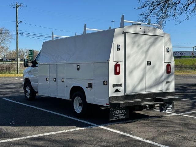 New 2024 Ford E-450 and Econoline 450 Super Duty w/ Power Windows & Locks Group RWD image 7