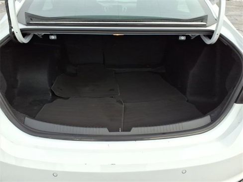 Used 2024 Chevrolet Malibu LT image 9