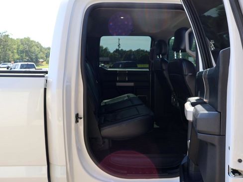 Used 2017 Ford F250 Lariat w/ Lariat Value Package AWD/4WD image 13
